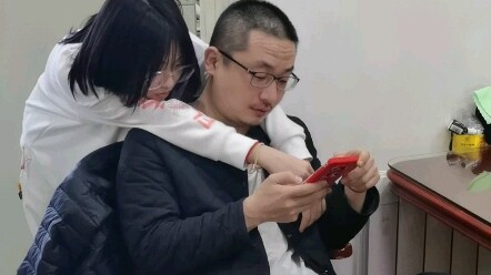 พ่อลูกที่บ้านกับหลากหลายท่วงท่าของการล็อก พิง จับล้ม…