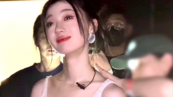 【ซ่านอีฉุน】ฉันไม่ใช่สาวหวาน (หน้าตาจริงจัง)