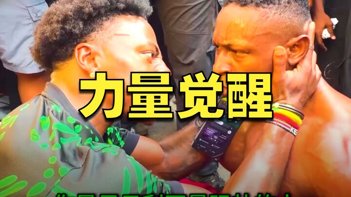 Anh chàng bị cường giáp đấu tay với người đàn ông mạnh nhất Nigeria!