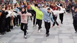 【SEVENTEEN】HIT Come and watch the fans dance live 💎 Sing and dance with whoever dances in Hangzhou's