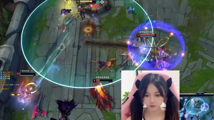 จุดเด่นคือเอฟริอุสผมแกละสองข้าง