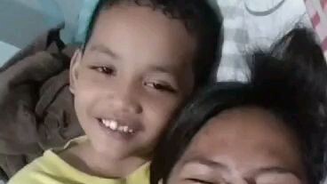 my sister and my brother is laughing together and my brother singing one two buckle my shoe 💀💀💀