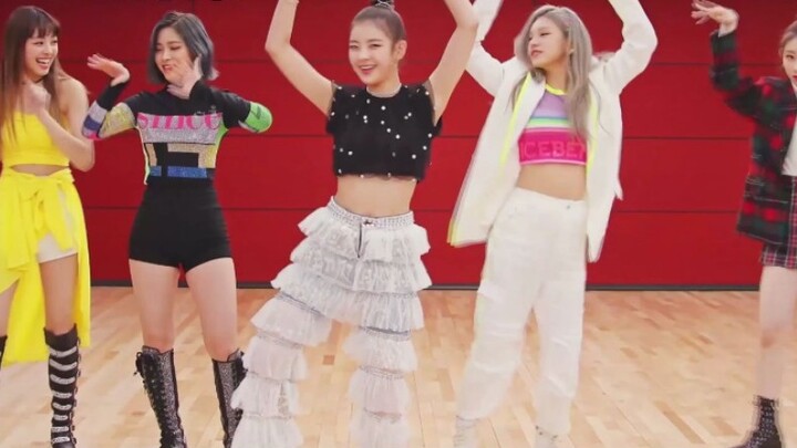 【ITZY】Bagian pertukaran leluhur = versi patung pasir! siapa saya? Dimana saya? Apa yang akan saya la