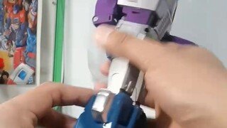 MPG12 mencerminkan Optimus Prime, kualitasnya sangat buruk