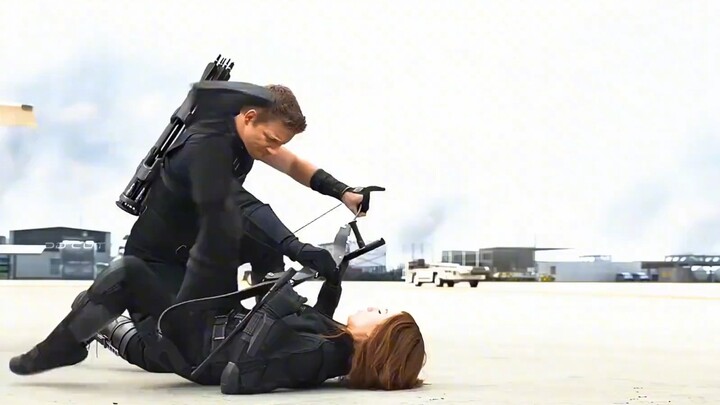 “Old friends have gradually passed away, like fallen leaves in the wind.”