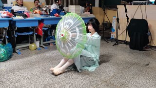 高二元旦联欢 《茉莉情怀》翻跳