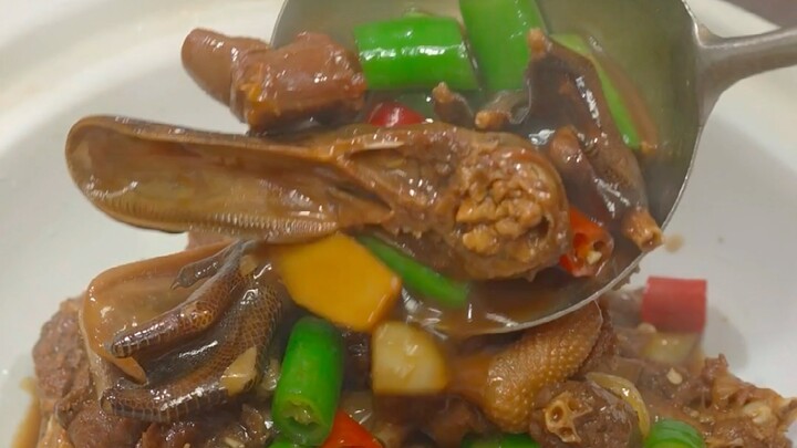 I bet a lot of people think that throwing a duck into the pot and pouring in a pound of beer is all 