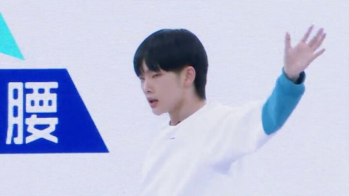 [Highlights] Zhou Zhennan sings and dances the theme song 24 hours a day, his overall strength is un