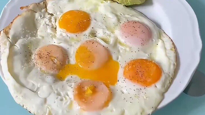 Các cầu thủ bóng chuyền chuyên nghiệp ăn gì trong một ngày?
