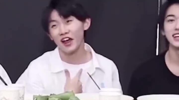 Does Ma Jiaqi and Su Xinhao look like father and son? It’s not that they’re unrelated—it’s that they