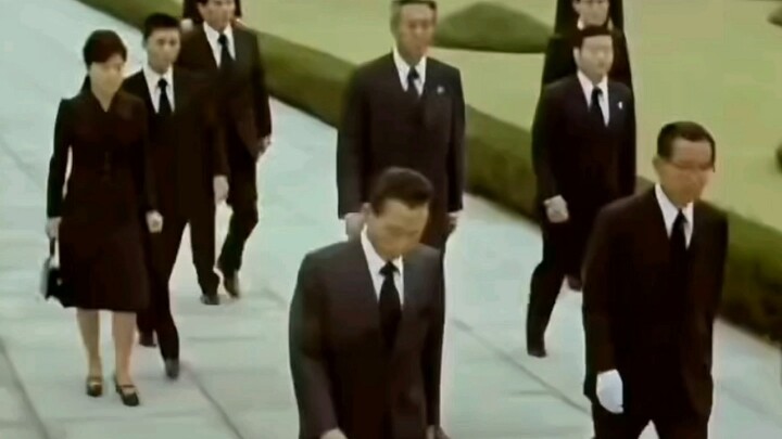 Heroes of the world are as numerous as fish in a river.