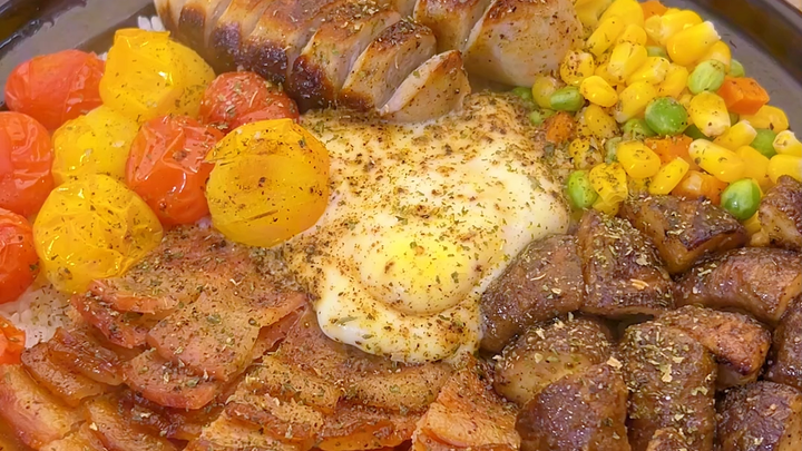 Today’s meal is a fusion of Chinese and Western flavors!