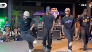 【كيوكا】في وسط مجموعة من الرجال، أجملهم لا تزال هذه المرأة التي يبلغ طولها مترًا وستين.