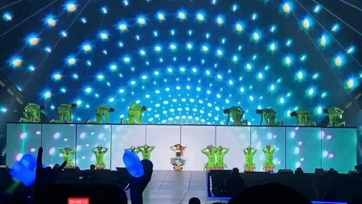 Amazing! Jolin Tsai's new song "Stars Align" dance debut