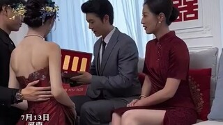 新人跪在父母面前改口，婆婆直接送上金条。。。