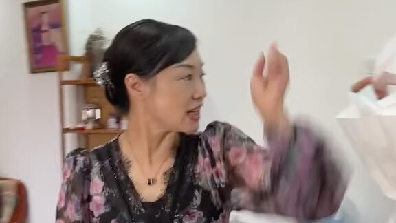 只要我对自己够狠就没人可以伤害到我