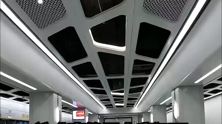 Kereta bawah tanah tanpa awak Tiongkok mengejutkan orang asing