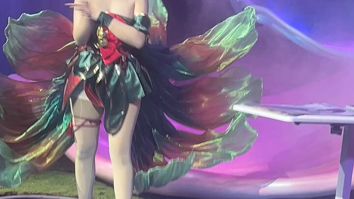 งานวันเกิดลีก: คลิปตอน YASAL ขึ้นเวที