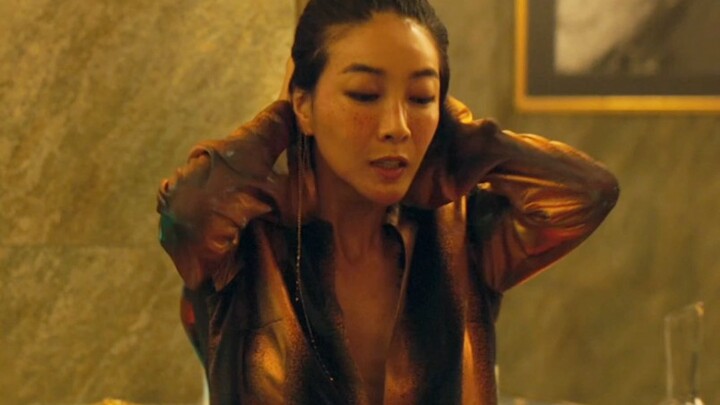 十分嚣张的女毒贩