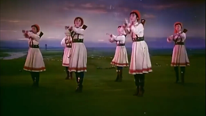 Bách hoa tranh diễm - Trích đoạn: Ca múa "Nữ dân binh thảo nguyên" phiên bản năm 1976