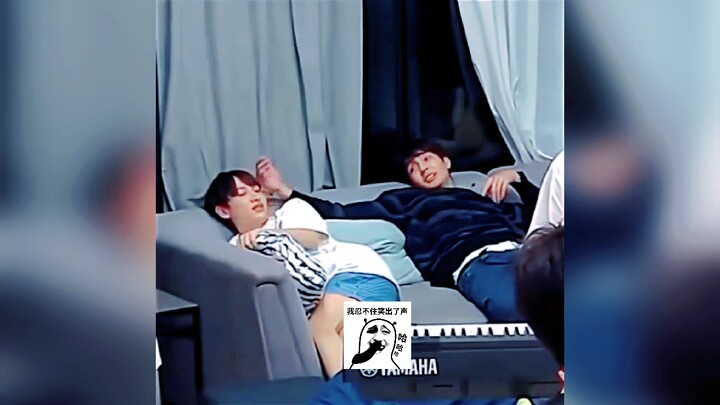 มีคนแท็กพ่อกับแม่คู่เรือผีนี่เยอะมาก ฮ่าๆๆๆๆๆ～(￣▽￣～)~ (วิดีโอนี้เพื่อความบันเทิงเท่านั้น)