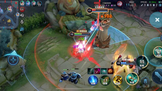 “เสี่ยวโหยวก็จะยอมให้คุณหนูอวี๋ยืนอยู่บนเวทีแดงสูงสามฟุตเพียงลำพังได้อย่างไรเล่า”