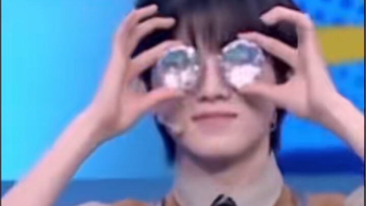 [Song Yaxuan] Such a cute silly guy—too bad he’s also super handsome!