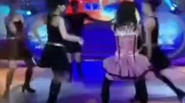 Bạn đã bao giờ nhìn thấy Bai Kefei, Antenna Sister nhảy múa trong chiếc váy màu hồng chưa?