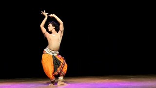[Tarian Klasik India] Kesulitan Neraka! Tampaknya dia memiliki lebih banyak persendian dibandingkan 