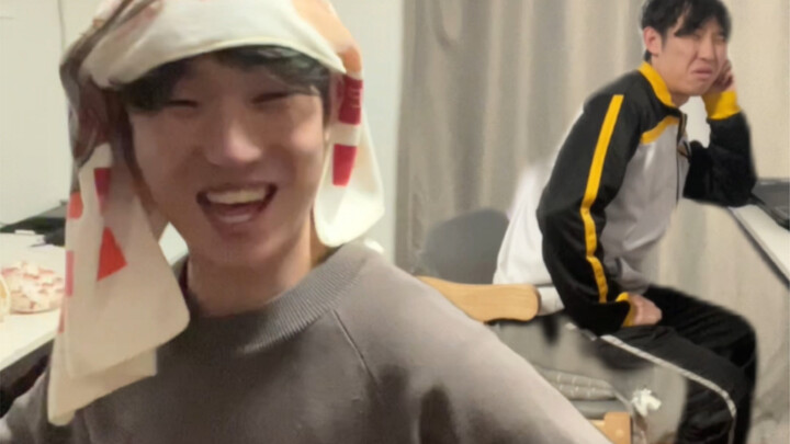 过年我妈不让我看动漫