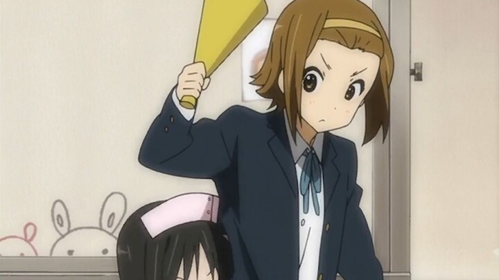 Mio: Hurry up and hold my husband's thighs~