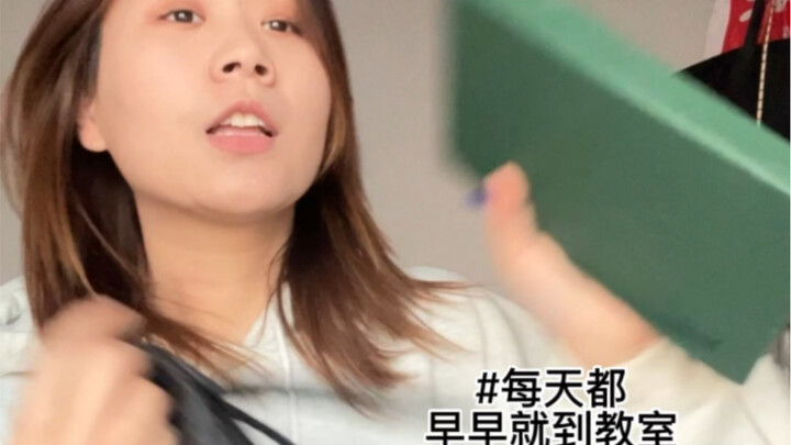 Khi tôi còn đi học, có một người bạn cùng lớp rất chăm chỉ nhưng điểm số của cậu ấy luôn ở mức trung