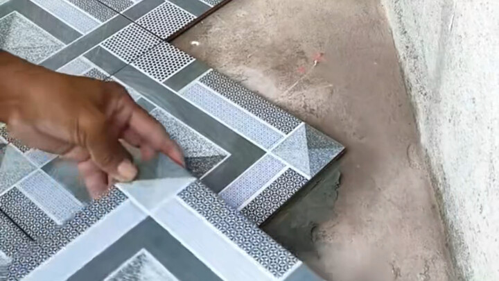 Metode Pemotongan Ubin Berbentuk Unik