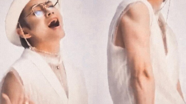 [Kim Taehyung] Heats up the dance floor to celebrate “Butter” topping the Billboard Hot 100!! (Now t