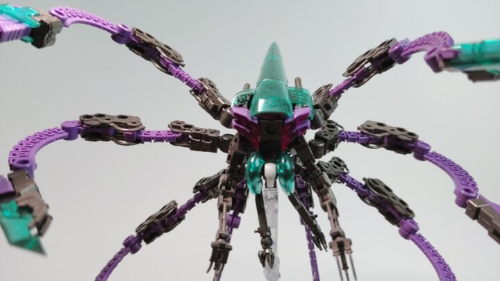 Feel the fear from the deep sea. The hexagonal machine with the most transparent parts. Kotobukiya H