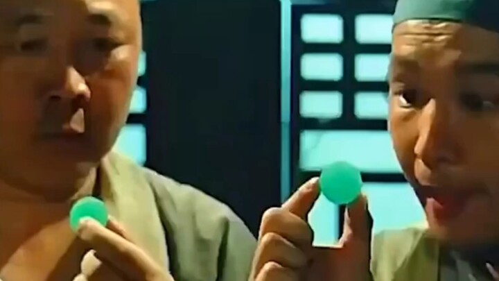 Dua pil berhasil, membuat dirinya berubah menjadi barang antik,