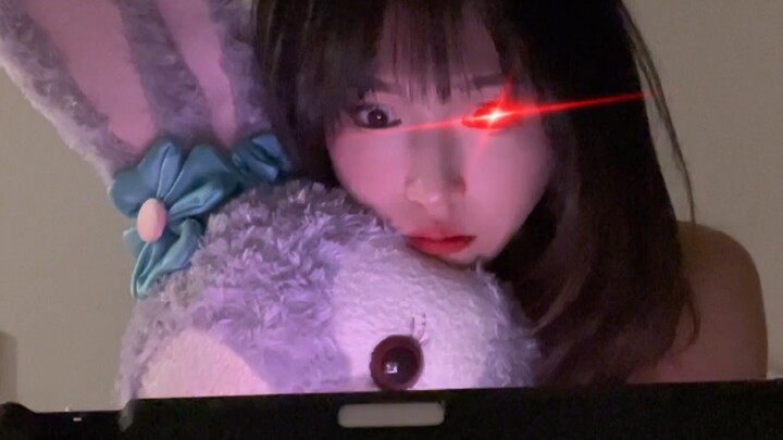 ตีสี่แล้ว หมู UP ยังไม่หลับด้วยซ้ำ แถมยังวิ่งมาโพสต์สเตตัสบน Bilibili อีก? เกิดอะไรขึ้นกับเธอกันแน่?