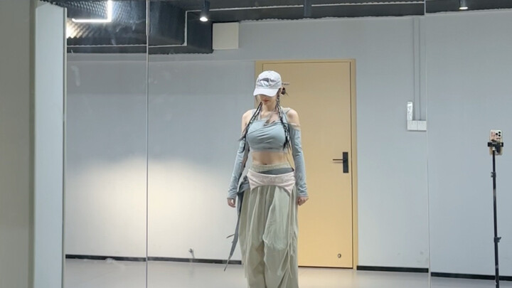 Why is Meow's dance break so tiring? [blush]