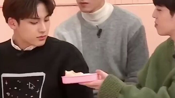 سيفينتين كيم مين كيو: حتى الكلاب ما تاكله