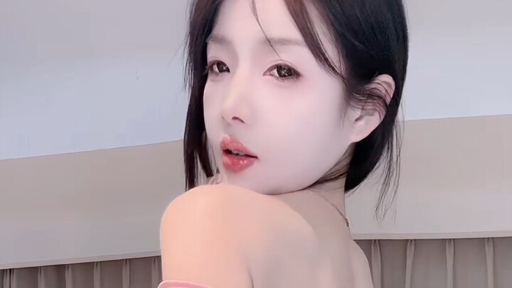 Aili Li: Punggung bergoyang..