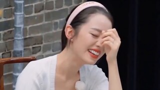 How funny is Yang Zi on the set: she and Tan Jianci dare to speak and answer at the same time! The d