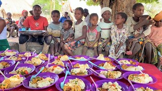 Ẩm Thực Châu Phi || Cũng Các Em Nhỏ Châu Phi Ăn Thử Món Đậu Phụ Nhồi Thịt Sốt Cà Chua Có 1 0 2