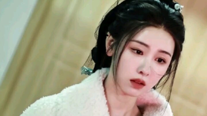 Chen Duling, driven to tears, looks stunningly beautiful.