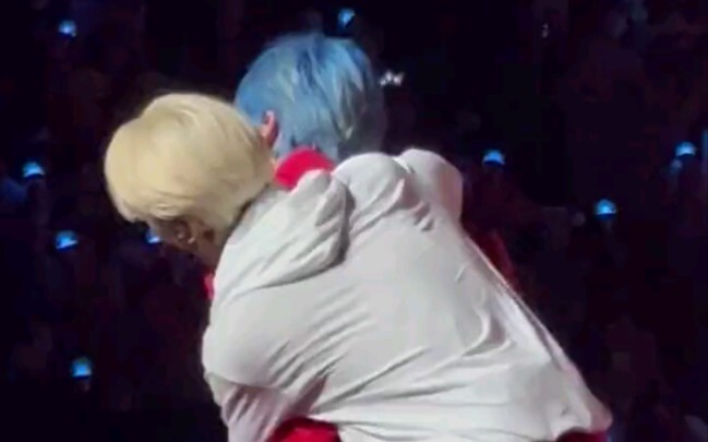 【Junba】This time, Meibao didn’t carry Dapangliang on her back—both of them are so cute!