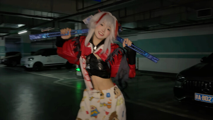 Phiên bản mới, nửa chỉnh sửa, Mạch Tiểu Thử vào ảnh, ăn ngon, đội hình đầy đủ, chính là như vậy đó. 