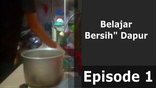 Kegiatan Menarik Rakyat Indonesia Saat Membersihkan Dapur