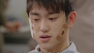 小小年纪承受这么多苦，小孩懂事的让人心痛