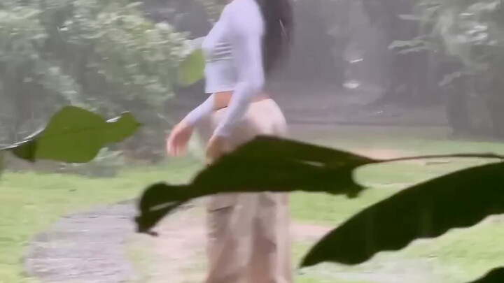 超爱下雨天的