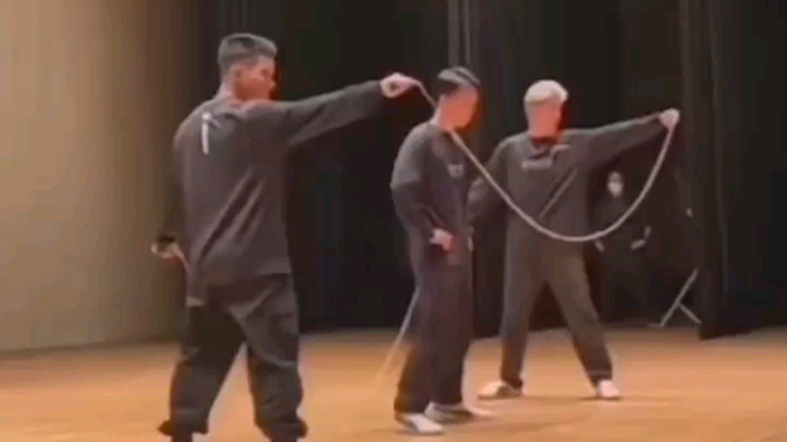 Coba lihat level di dunia tari hip-hop ini! Tingkat kesulitannya benar-benar di luar bayanganmu. Ini