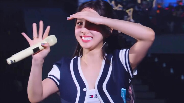 ว่ากันว่าเป็นสมาชิกที่คว้าพาร์ตเดี่ยว 61 วินาทีในเพลงไตเติลของเกิร์ลกรุป 9 คนแบบที่ทุกคนรู้สึกว่าสมเ